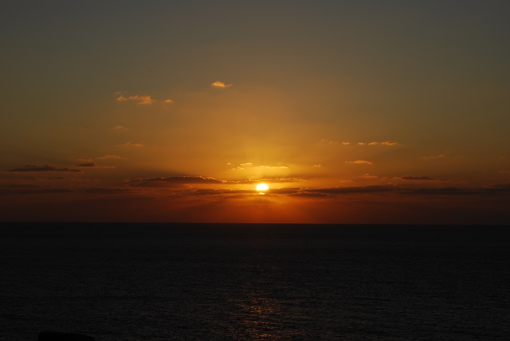 平戸　生月　水平線の夕日　